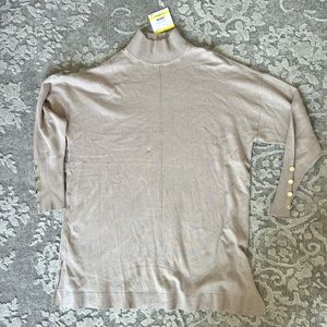 ANN Klein Turtle neck camel sweater